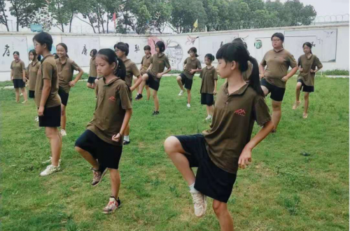 夏令营回顾|热火朝天的操课训练，体会有爱的集体生活